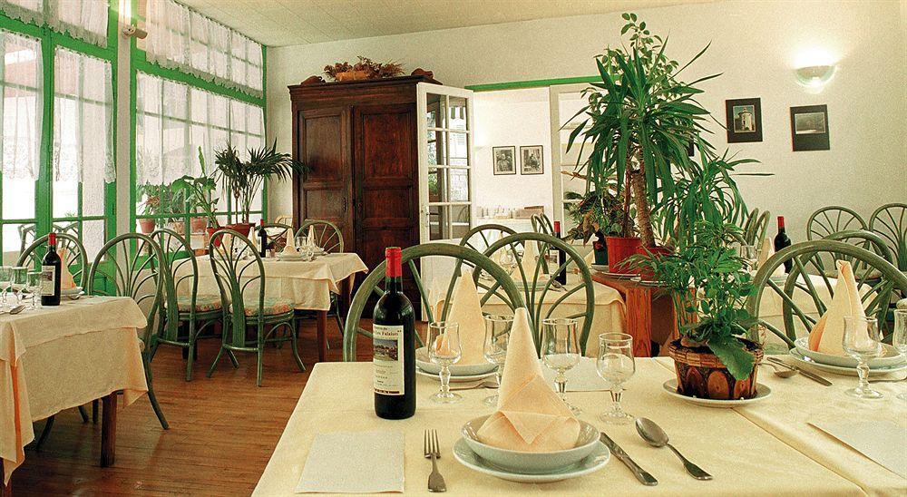Hotel Restaurant Les Falaises 부지스 레스토랑 사진