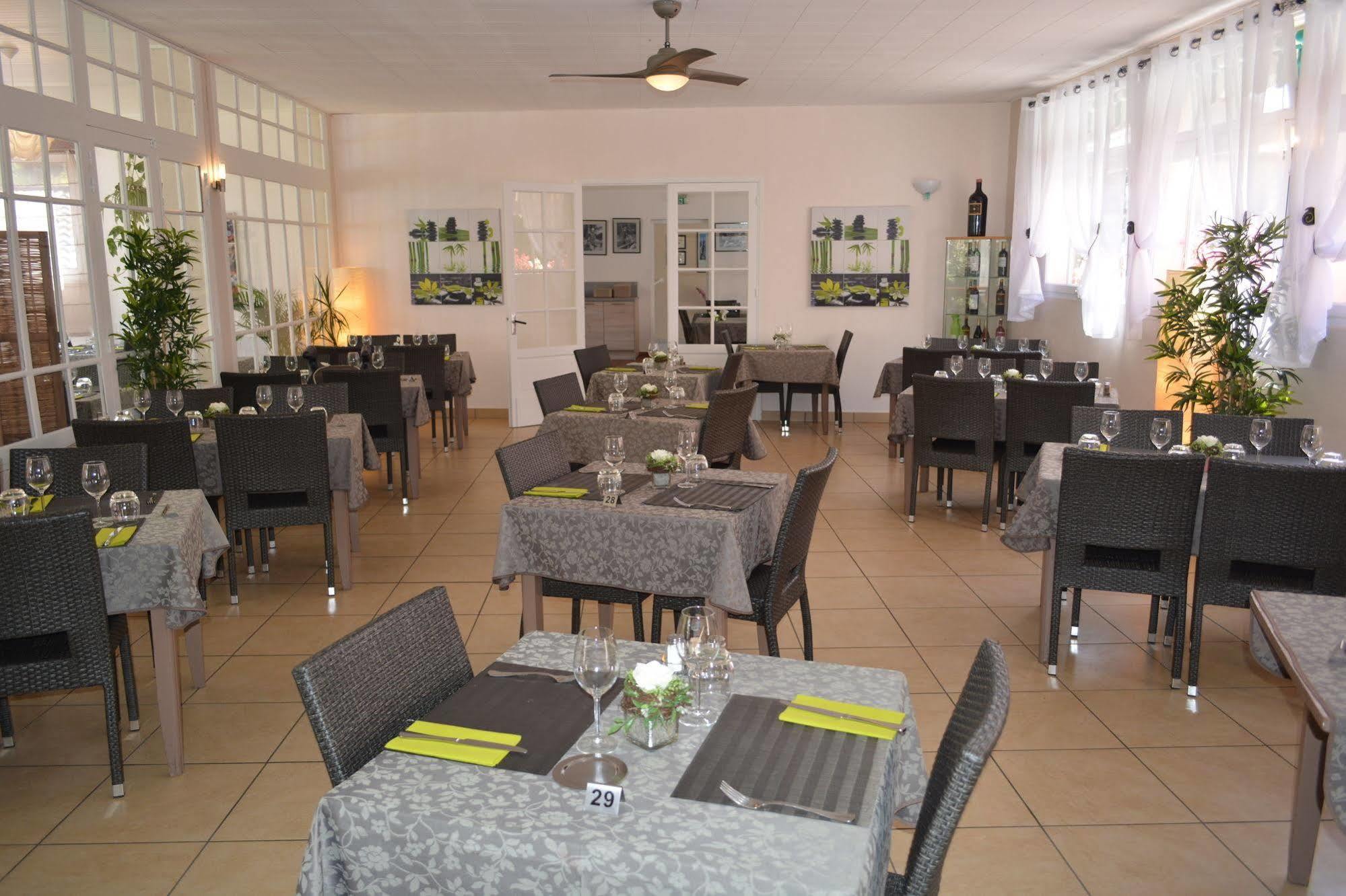 Hotel Restaurant Les Falaises 부지스 외부 사진